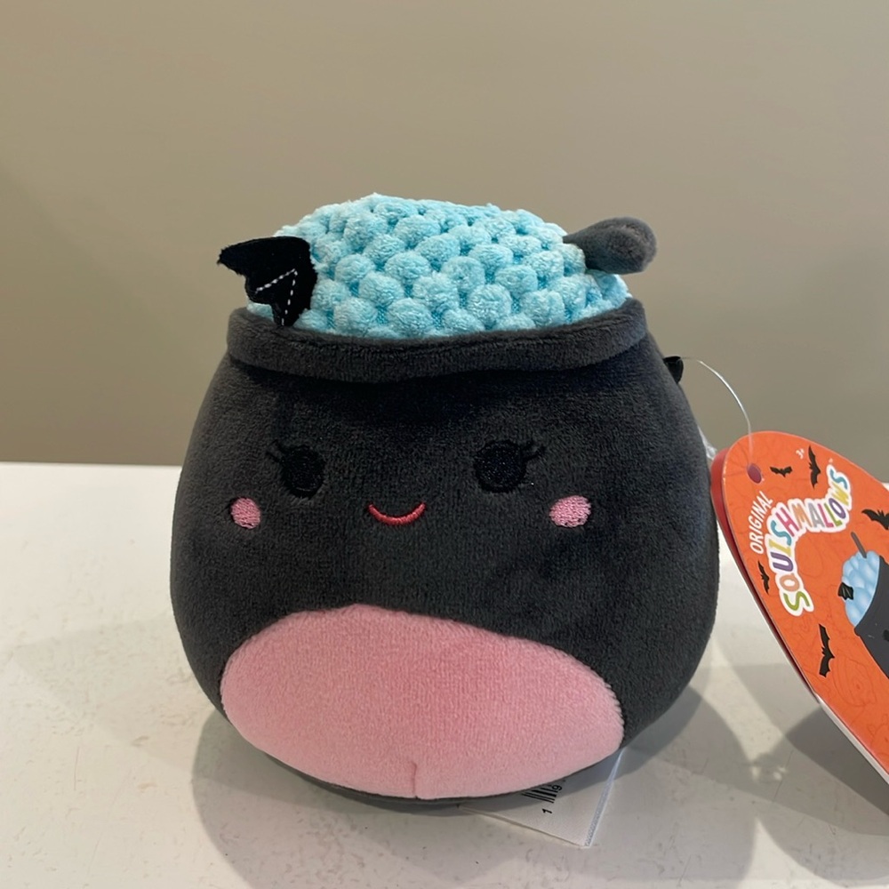 NWT 4.5” Lorraine the Cauldron Halloween Squishmallow